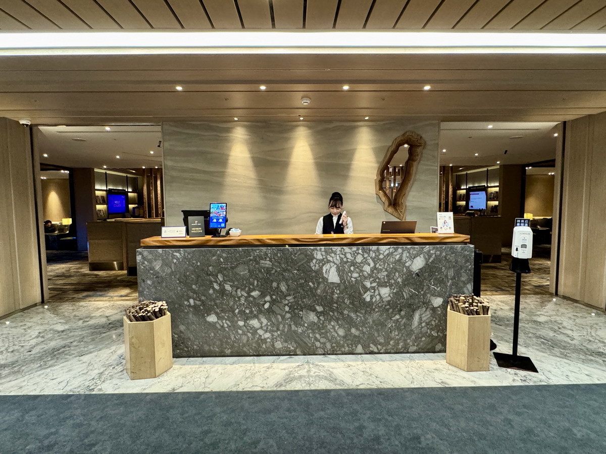 【桃園美食】環亞貴賓室(第一航廈T1D)Plaza Premium Lounge 2025:出國前好好飽餐一頓,牛肉麵和控肉飯必吃,休息好再上飛機,美好的旅程就從貴賓室開始 7129 【桃園美食】環亞貴賓室(第一航廈T1D)Plaza Premium Lounge 2025:出國前好好飽餐一頓,牛肉麵和控肉飯必吃,休息好再上飛機,美好的旅程就從貴賓室開始 7129