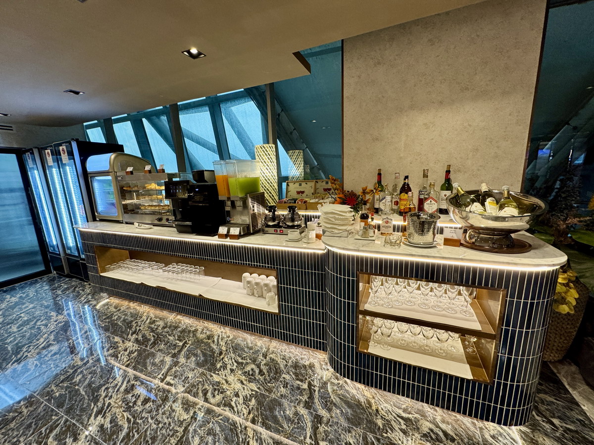 【泰國曼谷旅遊】搬家了喔！傳說中JCB信用卡免費享受素萬那普機場（BKK）Miracle貴賓室，2025最新資訊在這裡，空間變小囉 7134