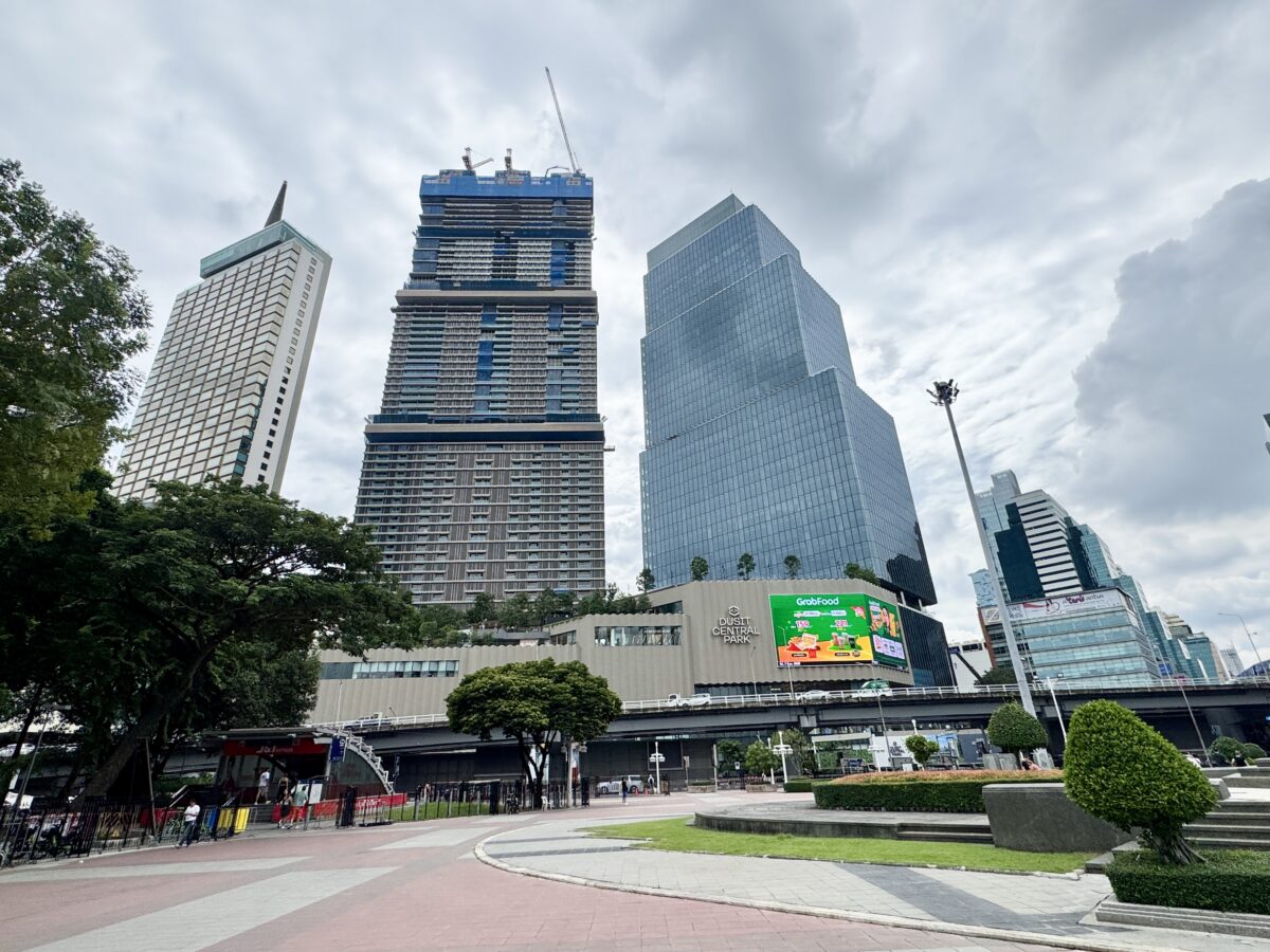 【泰國曼谷旅遊】都喜中央公園 Dusit Central Park 2025:在屋頂上建森林真是太狂了!曼谷最新開幕百貨商城,位在捷運和空鐵交界,交通超便利,曼谷逛街新樂園 7138 【泰國曼谷旅遊】都喜中央公園 Dusit Central Park 2025:在屋頂上建森林真是太狂了!曼谷最新開幕百貨商城,位在捷運和空鐵交界,交通超便利,曼谷逛街新樂園 7138