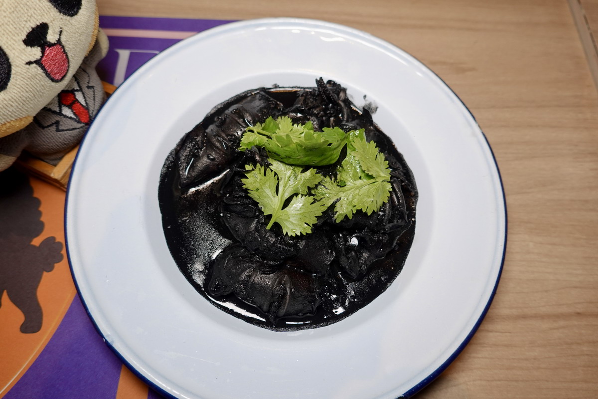 【泰國曼谷美食】BK SALON 2025:超級網美風浪漫餐廳,純白竹簍造型超好拍,米其林名廚餐點,同時也是咖啡廳、小酒吧和寵物友善餐廳,連寵物都有專屬菜單呢 7139 【泰國曼谷美食】BK SALON 2025:超級網美風浪漫餐廳,純白竹簍造型超好拍,米其林名廚餐點,同時也是咖啡廳、小酒吧和寵物友善餐廳,連寵物都有專屬菜單呢 7139