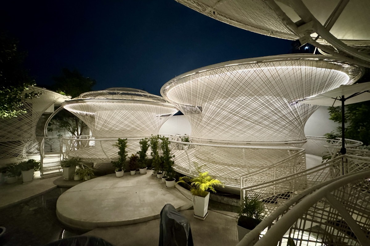 【泰國曼谷美食】BK SALON 2025:超級網美風浪漫餐廳,純白竹簍造型超好拍,米其林名廚餐點,同時也是咖啡廳、小酒吧和寵物友善餐廳,連寵物都有專屬菜單呢 7139 【泰國曼谷美食】BK SALON 2025:超級網美風浪漫餐廳,純白竹簍造型超好拍,米其林名廚餐點,同時也是咖啡廳、小酒吧和寵物友善餐廳,連寵物都有專屬菜單呢 7139