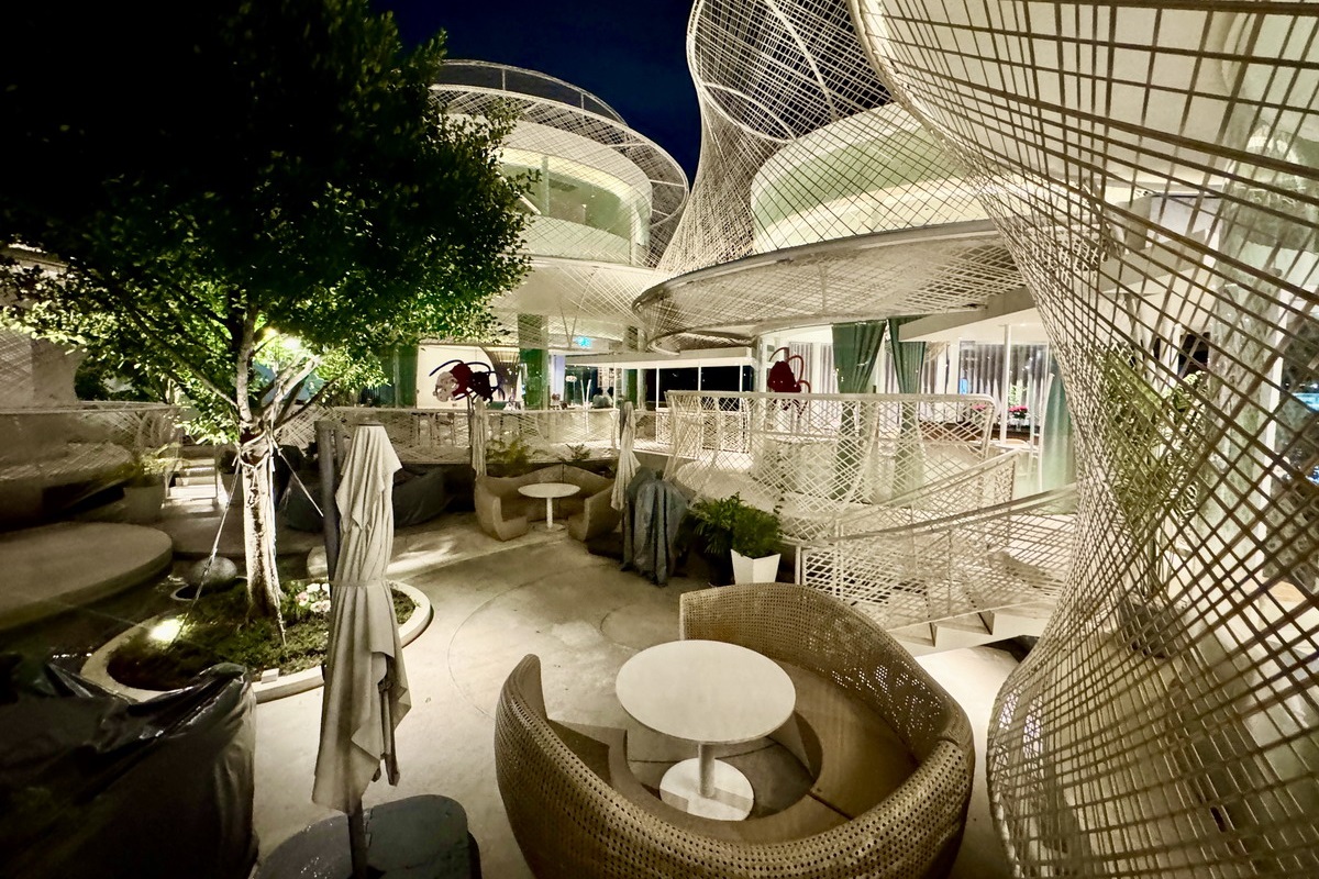 【泰國曼谷美食】BK SALON 2025:超級網美風浪漫餐廳,純白竹簍造型超好拍,米其林名廚餐點,同時也是咖啡廳、小酒吧和寵物友善餐廳,連寵物都有專屬菜單呢 7139 【泰國曼谷美食】BK SALON 2025:超級網美風浪漫餐廳,純白竹簍造型超好拍,米其林名廚餐點,同時也是咖啡廳、小酒吧和寵物友善餐廳,連寵物都有專屬菜單呢 7139