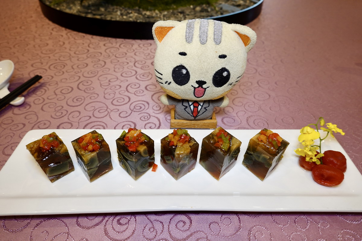 【台北龍山寺站美食】台北凱達大飯店家宴中餐廳 2025：金牌老火甘蔗頭麻油雞美味又暖身，還有招牌蒸午魚、脆皮豬腳、港式點心，菜色豐富、價錢實惠，適合各式聚餐 7145