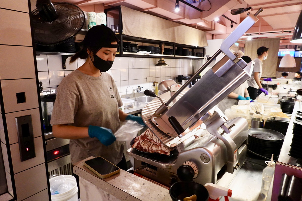 【新北新莊新莊站美食】Oh ! Yaki 精緻燒肉吃到飽-新莊店 2025：599起燒肉吃到飽，平日晚上9點後進場吃宵夜還打88折，搭捷運過來吃都划算！7152