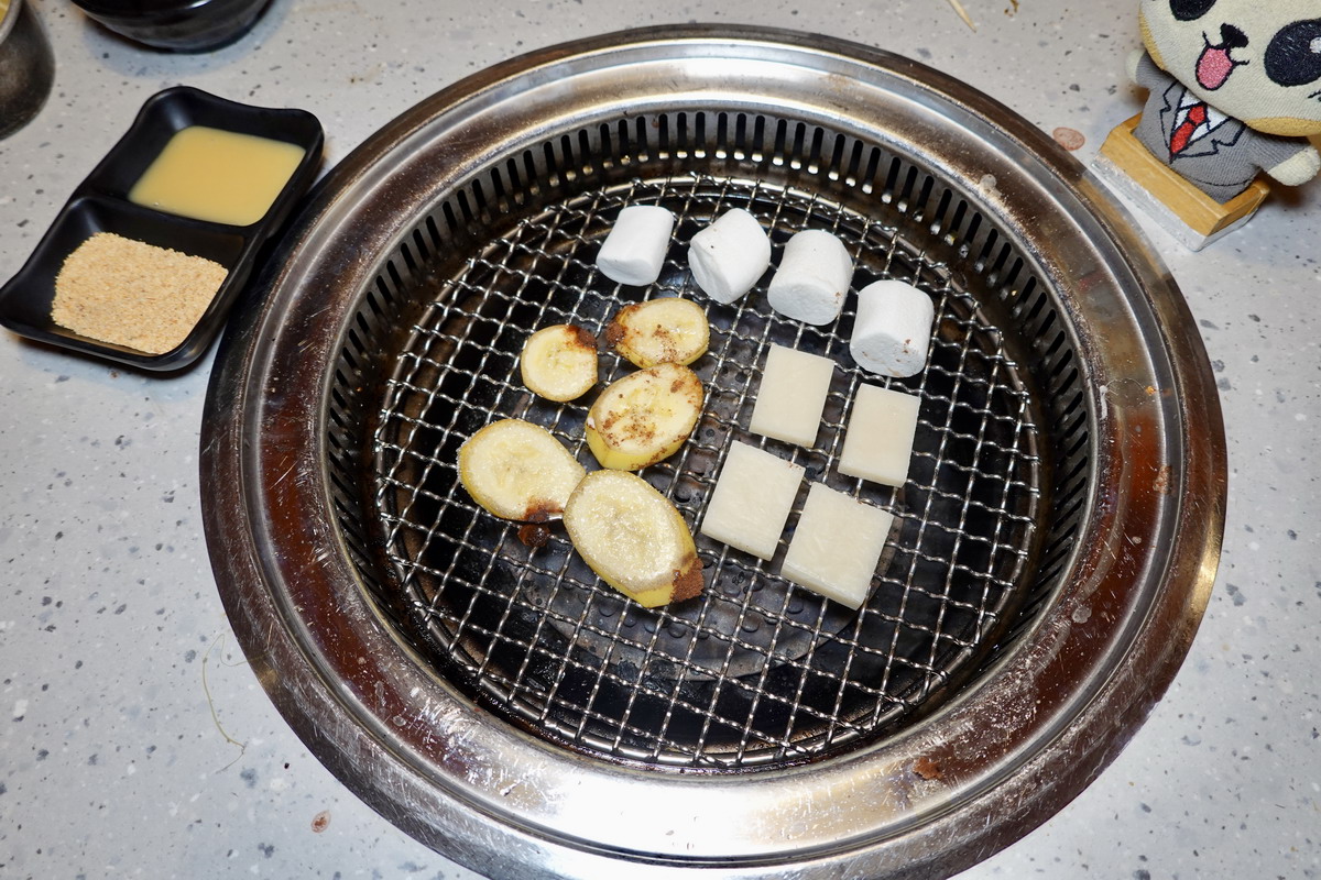 【新北新莊新莊站美食】Oh ! Yaki 精緻燒肉吃到飽-新莊店 2025：599起燒肉吃到飽，平日晚上9點後進場吃宵夜還打88折，搭捷運過來吃都划算！7152