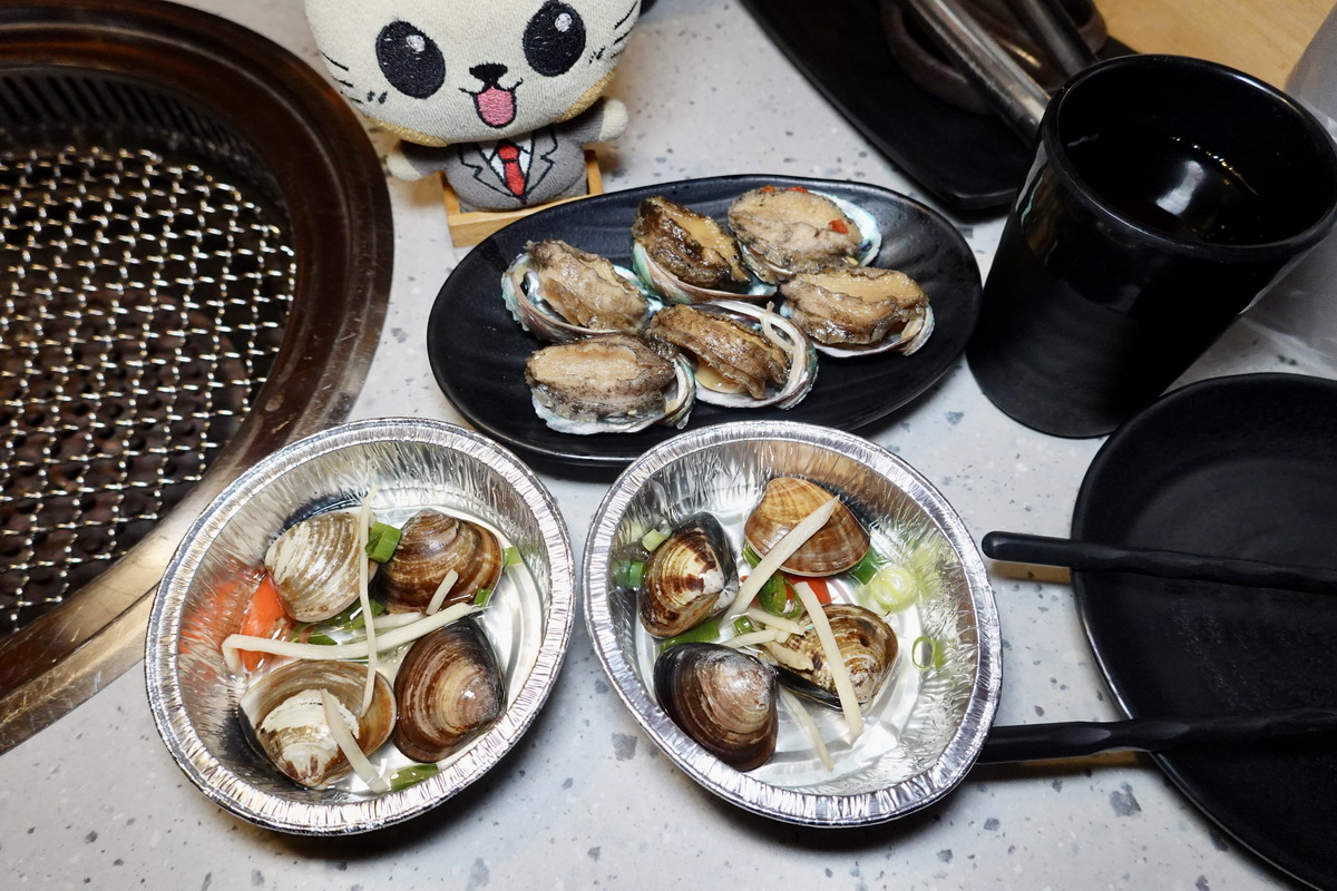 【新北新莊新莊站美食】Oh ! Yaki 精緻燒肉吃到飽-新莊店 2025：599起燒肉吃到飽，平日晚上9點後進場吃宵夜還打88折，搭捷運過來吃都划算！7152