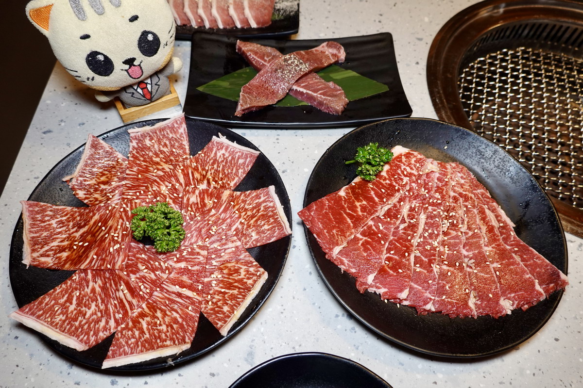 【新北新莊新莊站美食】Oh ! Yaki 精緻燒肉吃到飽-新莊店 2025：599起燒肉吃到飽，平日晚上9點後進場吃宵夜還打88折，搭捷運過來吃都划算！7152