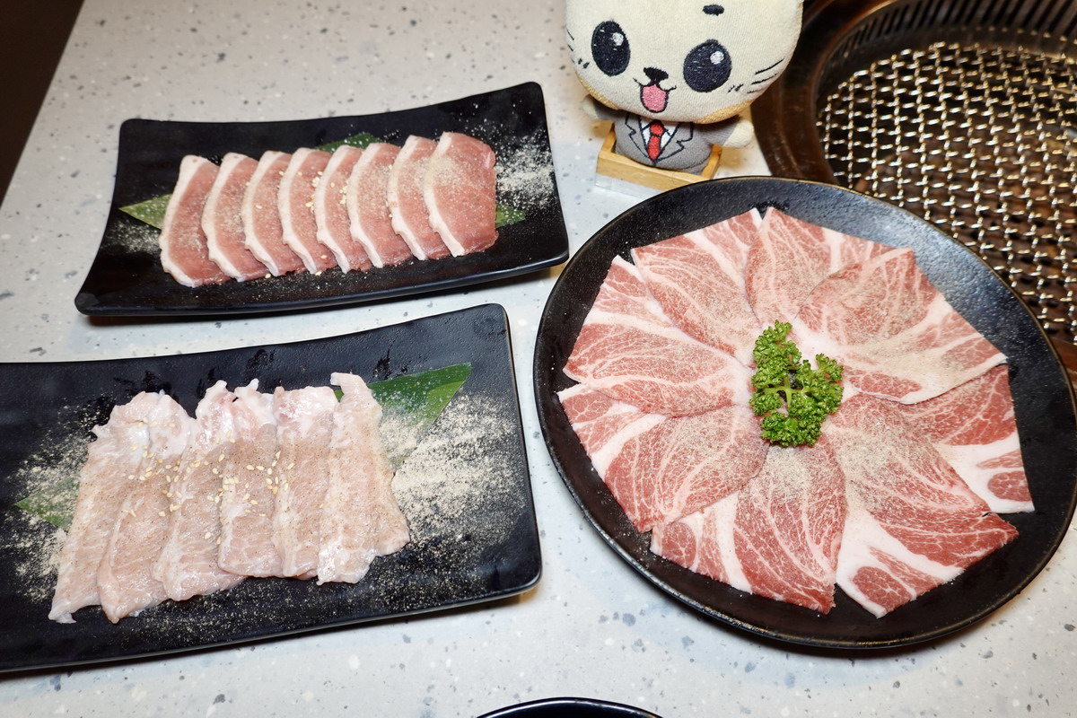 【新北新莊新莊站美食】Oh ! Yaki 精緻燒肉吃到飽-新莊店 2025：599起燒肉吃到飽，平日晚上9點後進場吃宵夜還打88折，搭捷運過來吃都划算！7152