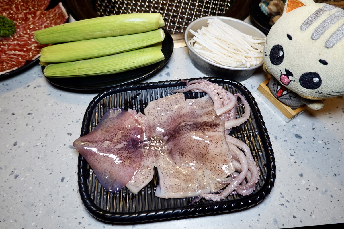 【新北新莊新莊站美食】Oh ! Yaki 精緻燒肉吃到飽-新莊店 2025：599起燒肉吃到飽，平日晚上9點後進場吃宵夜還打88折，搭捷運過來吃都划算！7152