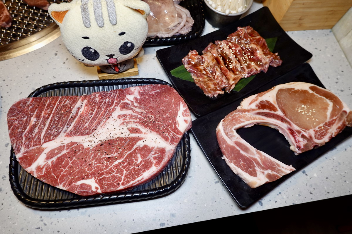 【新北新莊新莊站美食】Oh ! Yaki 精緻燒肉吃到飽-新莊店 2025：599起燒肉吃到飽，平日晚上9點後進場吃宵夜還打88折，搭捷運過來吃都划算！7152