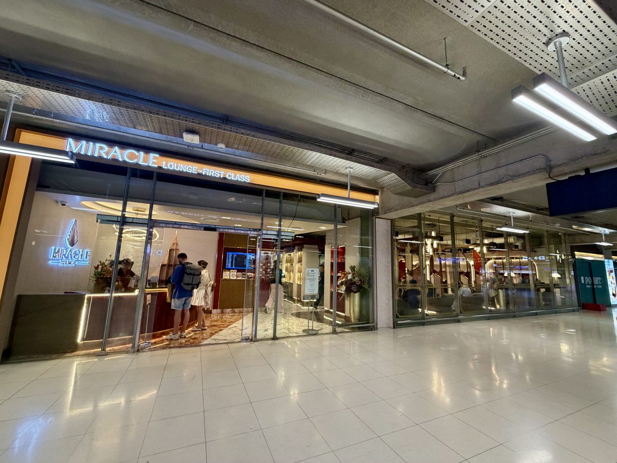 【泰國曼谷旅遊】傳說中JCB信用卡友免費享受素萬那普機場(BKK)Miracle Lounge 貴賓室(G區)2026全新裝潢升級回歸,24小時服務享用Buffet吃到飽自助餐 7210 【泰國曼谷旅遊】傳說中JCB信用卡友免費享受素萬那普機場(BKK)Miracle Lounge 貴賓室(G區)2026全新裝潢升級回歸,24小時服務享用Buffet吃到飽自助餐 7210