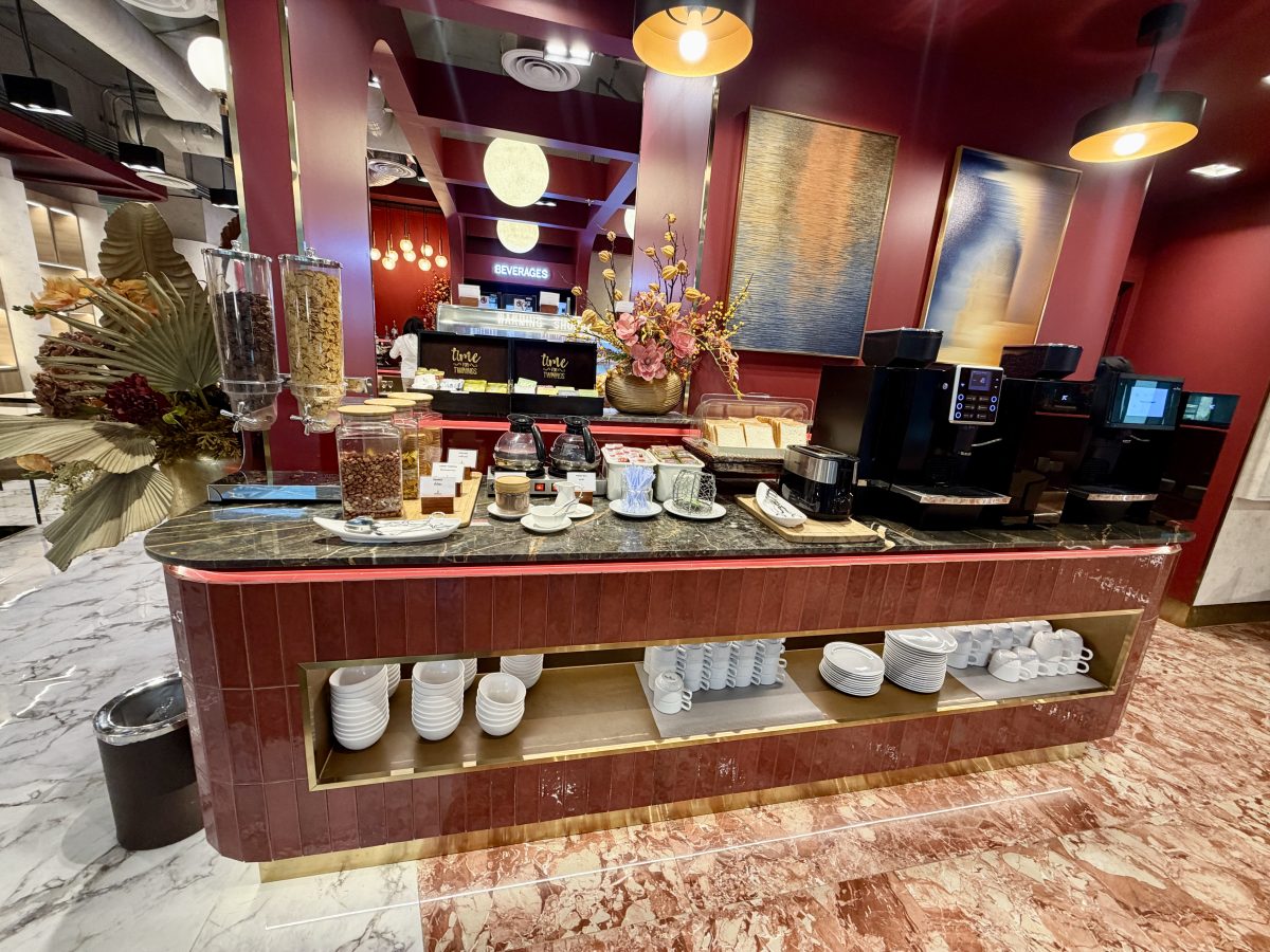 【泰國曼谷旅遊】傳說中JCB信用卡友免費享受素萬那普機場(BKK)Miracle Lounge 貴賓室(G區)2026全新裝潢升級回歸,24小時服務享用Buffet吃到飽自助餐 7210 【泰國曼谷旅遊】傳說中JCB信用卡友免費享受素萬那普機場(BKK)Miracle Lounge 貴賓室(G區)2026全新裝潢升級回歸,24小時服務享用Buffet吃到飽自助餐 7210