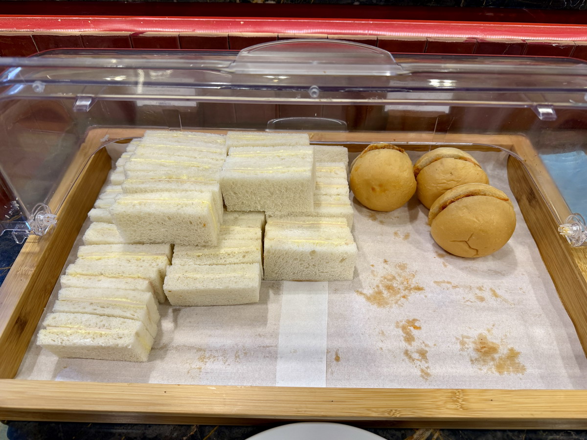 【泰國曼谷旅遊】傳說中JCB信用卡友免費享受素萬那普機場(BKK)Miracle Lounge 貴賓室(G區)2026全新裝潢升級回歸,24小時服務享用Buffet吃到飽自助餐 7210 【泰國曼谷旅遊】傳說中JCB信用卡友免費享受素萬那普機場(BKK)Miracle Lounge 貴賓室(G區)2026全新裝潢升級回歸,24小時服務享用Buffet吃到飽自助餐 7210