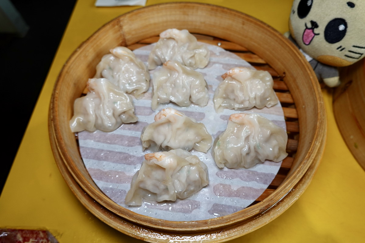 【台北南京三民站美食】亓家蒸餃專賣店 2026：1996創立老店，精緻美味卻平價的蒸餃，南京三民上班族B級美食 7290