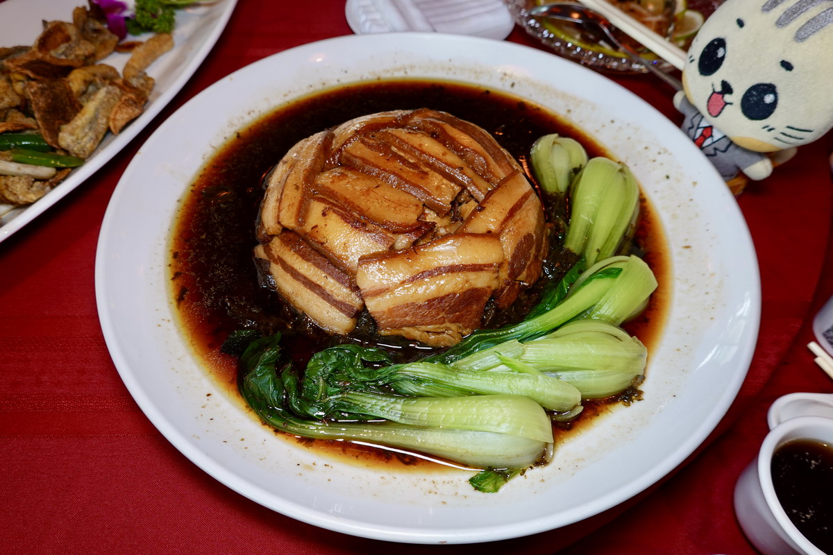 網站近期文章：【台南新化美食】葉陶楊坊人文餐廳 2025：怎麼可能？滿滿一桌菜只要4000！天龍人感到震驚，團體客或開車出遊都很適合訂這家 7153