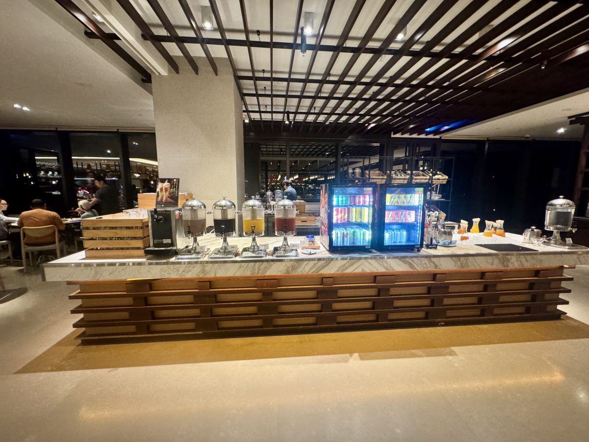 【台南安平區美食】台南大員皇冠假日酒店元素全日自助餐廳 2025：台南安平區的五星級酒店吃到飽自助餐，喝爆台南牛肉湯 7154