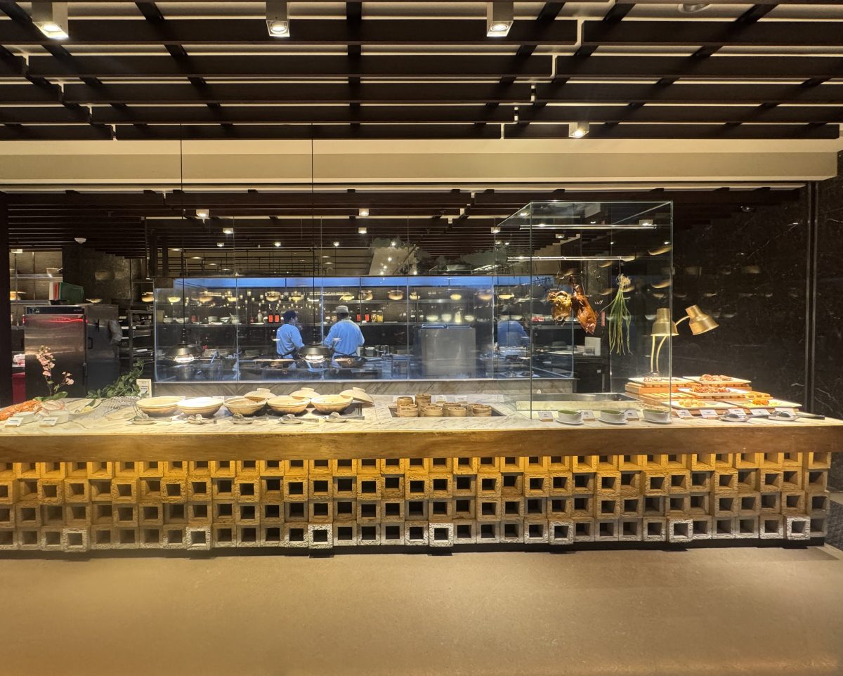 【台南安平區美食】台南大員皇冠假日酒店元素全日自助餐廳 2025：台南安平區的五星級酒店吃到飽自助餐，喝爆台南牛肉湯 7154