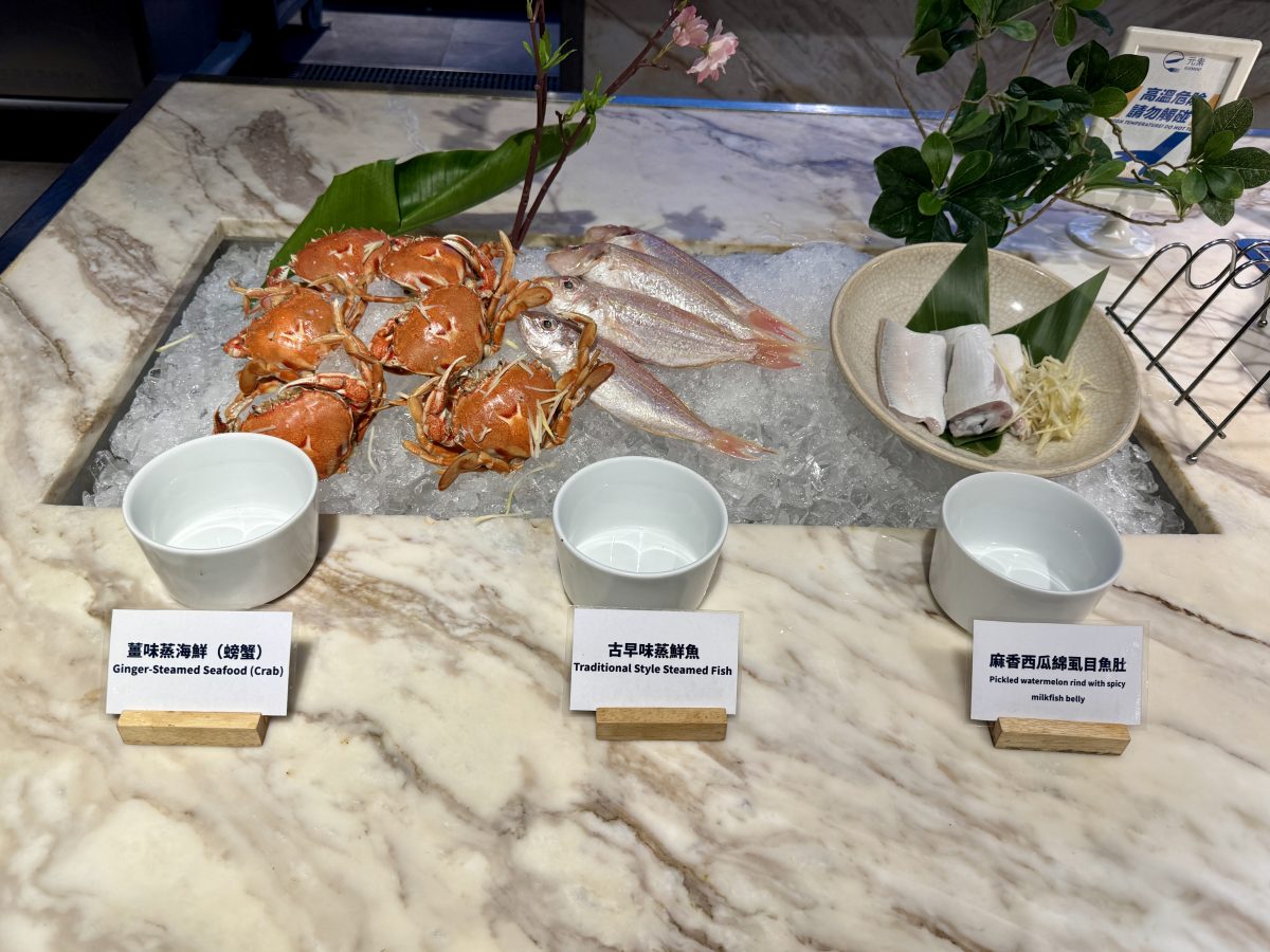 【台南安平區美食】台南大員皇冠假日酒店元素全日自助餐廳 2025：台南安平區的五星級酒店吃到飽自助餐，喝爆台南牛肉湯 7154