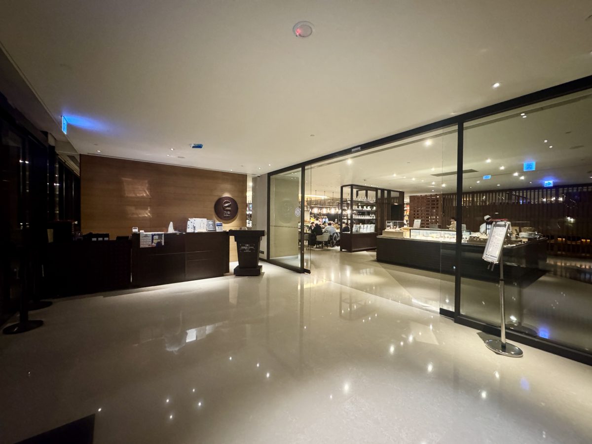 【台南安平區美食】台南大員皇冠假日酒店元素全日自助餐廳 2025：台南安平區的五星級酒店吃到飽自助餐，喝爆台南牛肉湯 7154