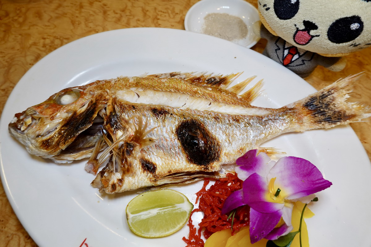 【台北南京復興站美食】鵝肉城活海鮮 2025：遼寧夜市霸主，眾多明星藝人上門，「輝達」黃仁勳也造訪，熱鬧的宵夜海產熱炒店 7159