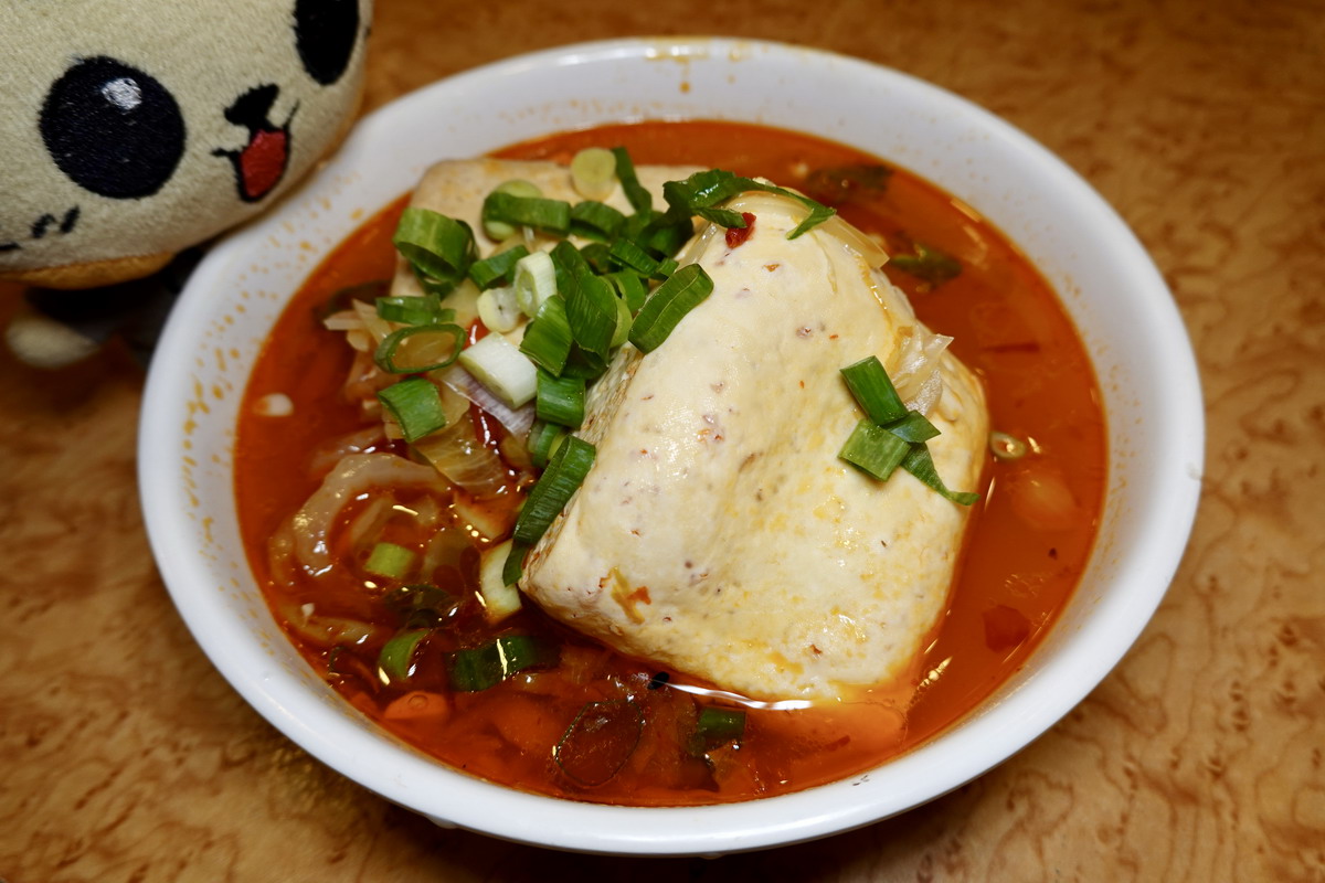 【台北南京復興站美食】鵝肉城活海鮮 2025：遼寧夜市霸主，眾多明星藝人上門，「輝達」黃仁勳也造訪，熱鬧的宵夜海產熱炒店 7159