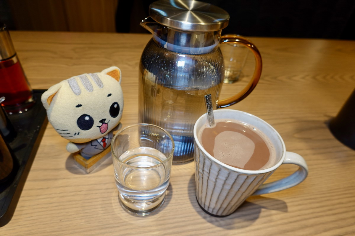 【台北忠孝復興站美食】小杜麵館：港星杜汶澤移民來台灣開的麵館，一開幕就大排隊，米其林主廚設計餐點，限量花膠雞湯超好喝 7169