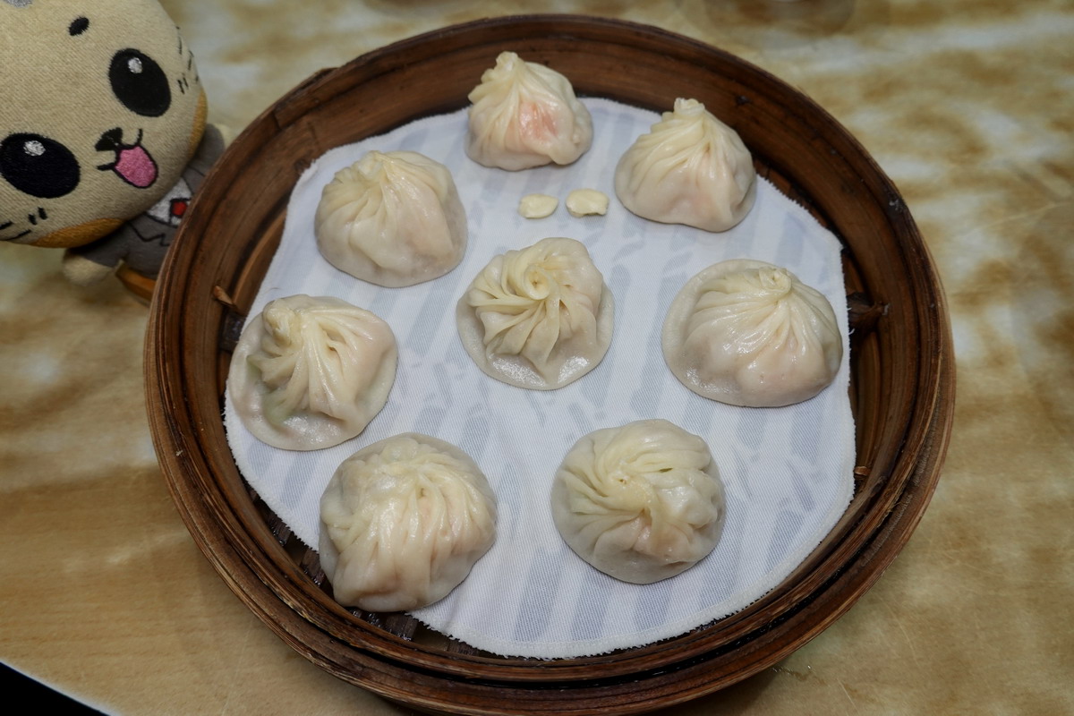 【台北中正紀念堂站美食】黃龍莊：漂亮的小籠湯包、會爆漿的蝦仁燒賣，經濟實惠上海江浙小吃店 7171