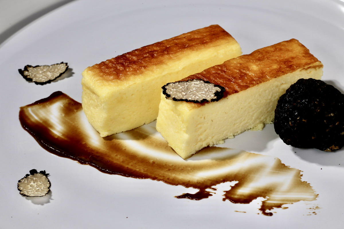 【台北陽明山美食】絹絲谷 Silk Valley：陽明山秘境無菜單私廚與湯屋，大自然裡的世外桃源，在森林溪谷中享受美食與泡湯（貓大爺x絹絲谷松露乳酪蛋糕）7172