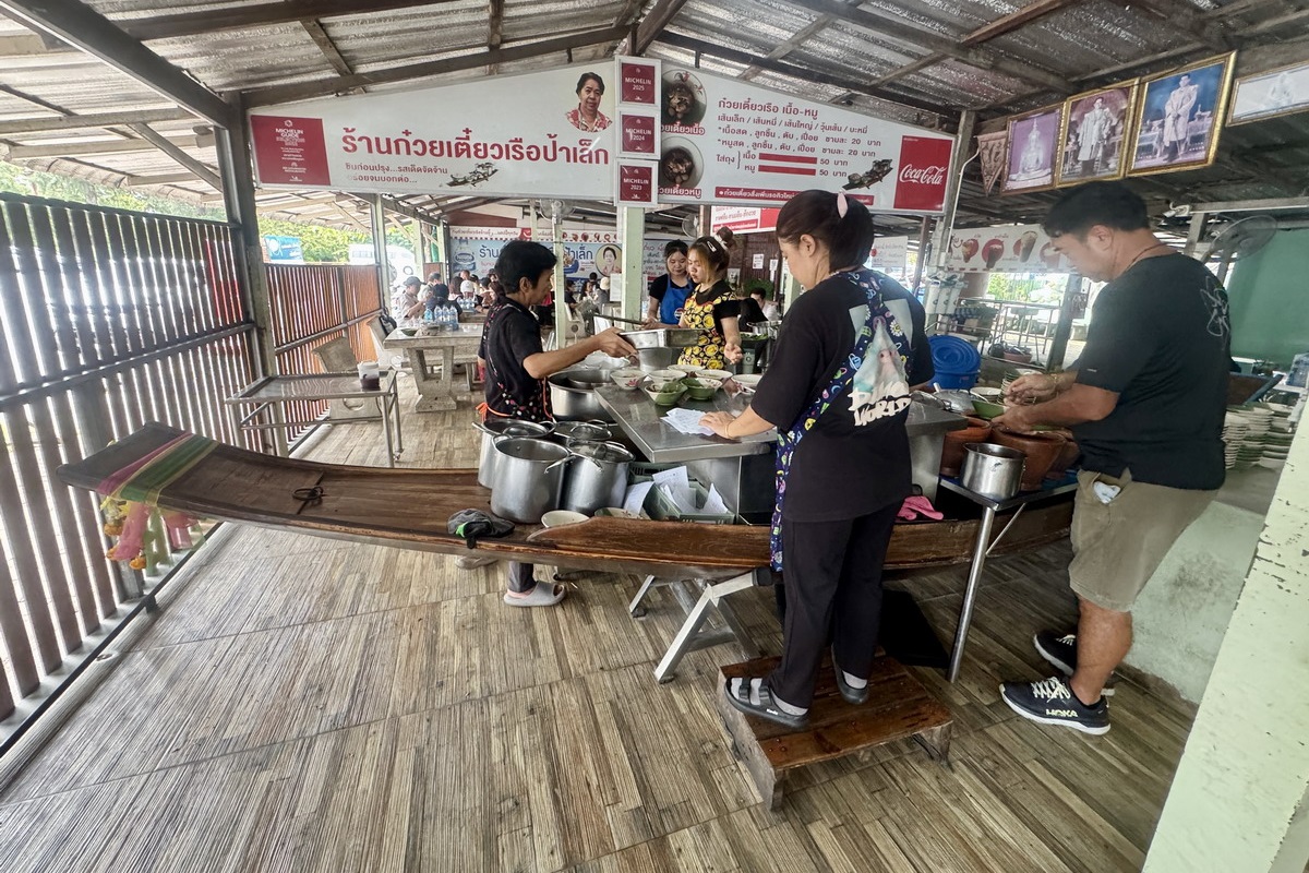 【泰國大城府美食】Pa Lek Boat Noodle 船麵：泰國米其林必比登，三代傳承傳統船麵，一碗20泰銖超便宜，大城觀光必吃美食，還有周星馳雞公碗 7181