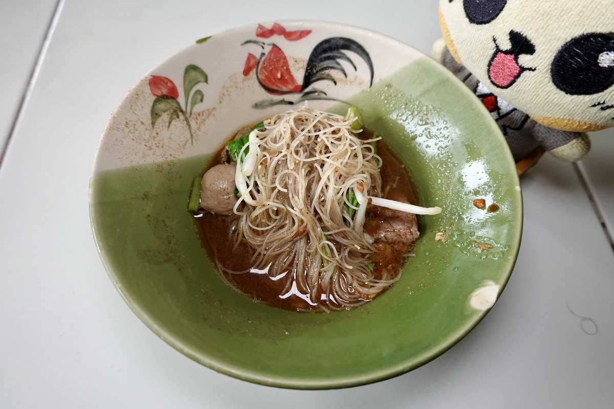 【泰國大城府美食】Pa Lek Boat Noodle 船麵：泰國米其林必比登，三代傳承傳統船麵，一碗20泰銖超便宜，大城觀光必吃美食，還有周星馳雞公碗 7181
