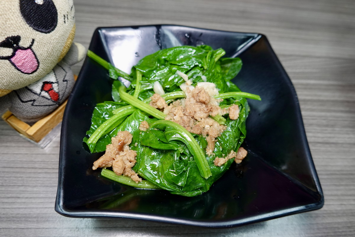 【台北市政府站美食】新娘子小吃店市政府忠孝店 2026：皮蛋乾麵是招牌，水餃只點一顆也可以，太貼心了！信義區上班族必收 7186