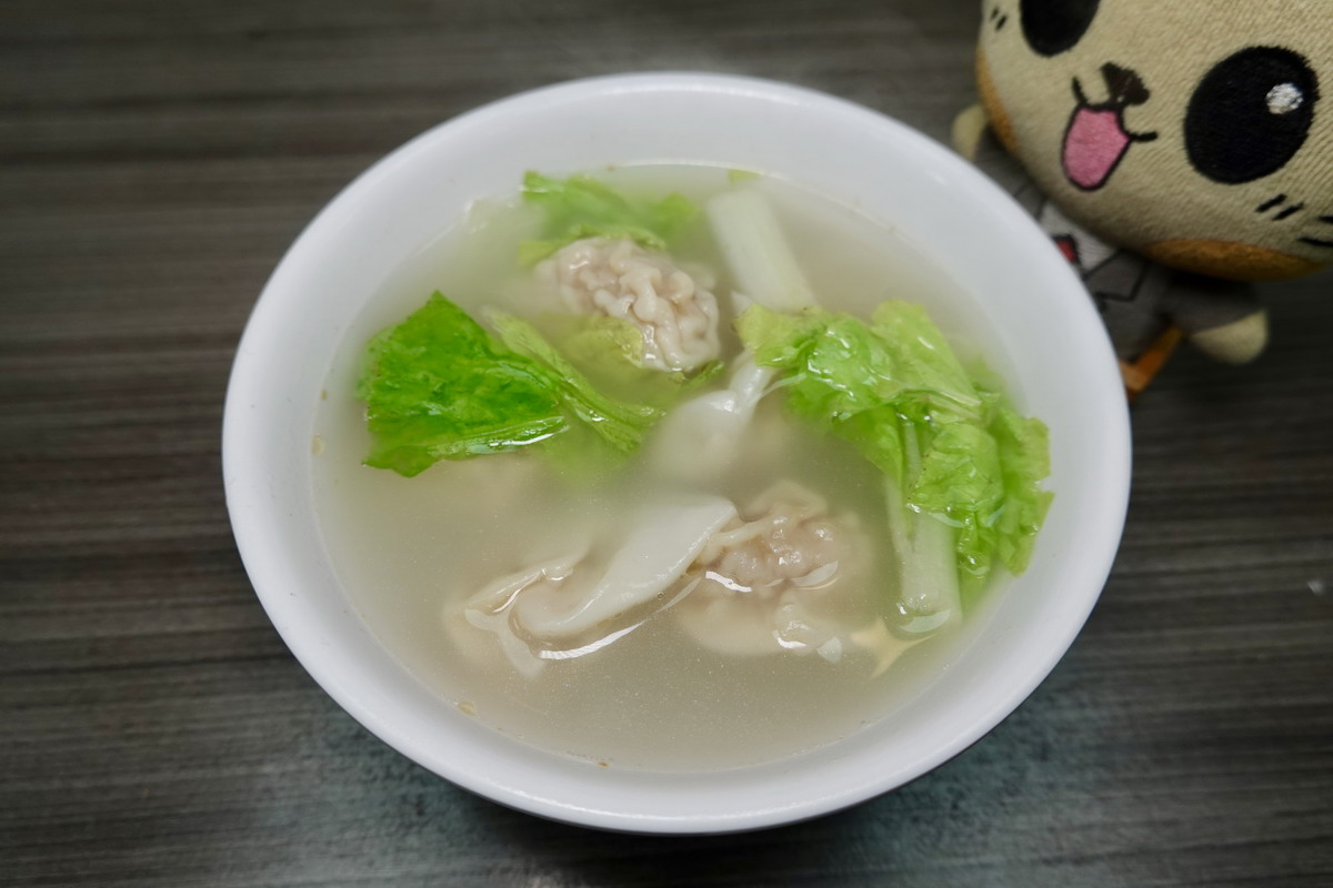 【台北市政府站美食】新娘子小吃店市政府忠孝店 2026：皮蛋乾麵是招牌，水餃只點一顆也可以，太貼心了！信義區上班族必收 7186