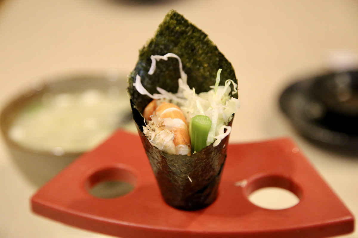 【台北中山國中站美食】躼腳日本料理 2026：很台的日本料理，新鮮平價，上班族排隊B級美食 7201