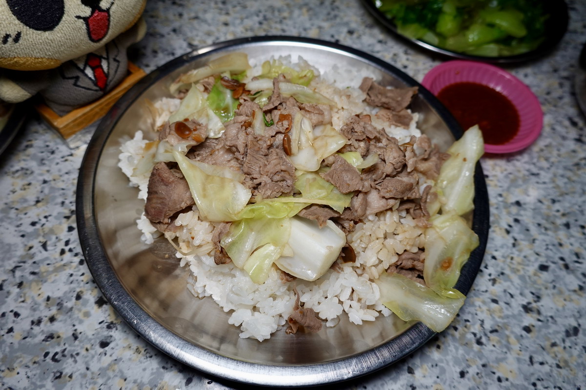 【台北行天宮站美食】松江市場當歸羊肉湯 2026：冷冷的天就要喝一碗當歸羊肉湯，全身都暖呼呼，20多年堅持好味道，冬天補身必收 7208