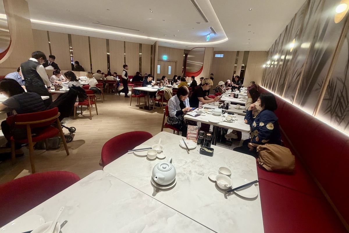 【台北市南港軟體園區站美食】漢來上海湯包台北LaLaport店 2026：小籠湯包南霸天來到南港LaLaport了，湯包現做現蒸，內行的會點超厚片排骨蛋炒飯 7215