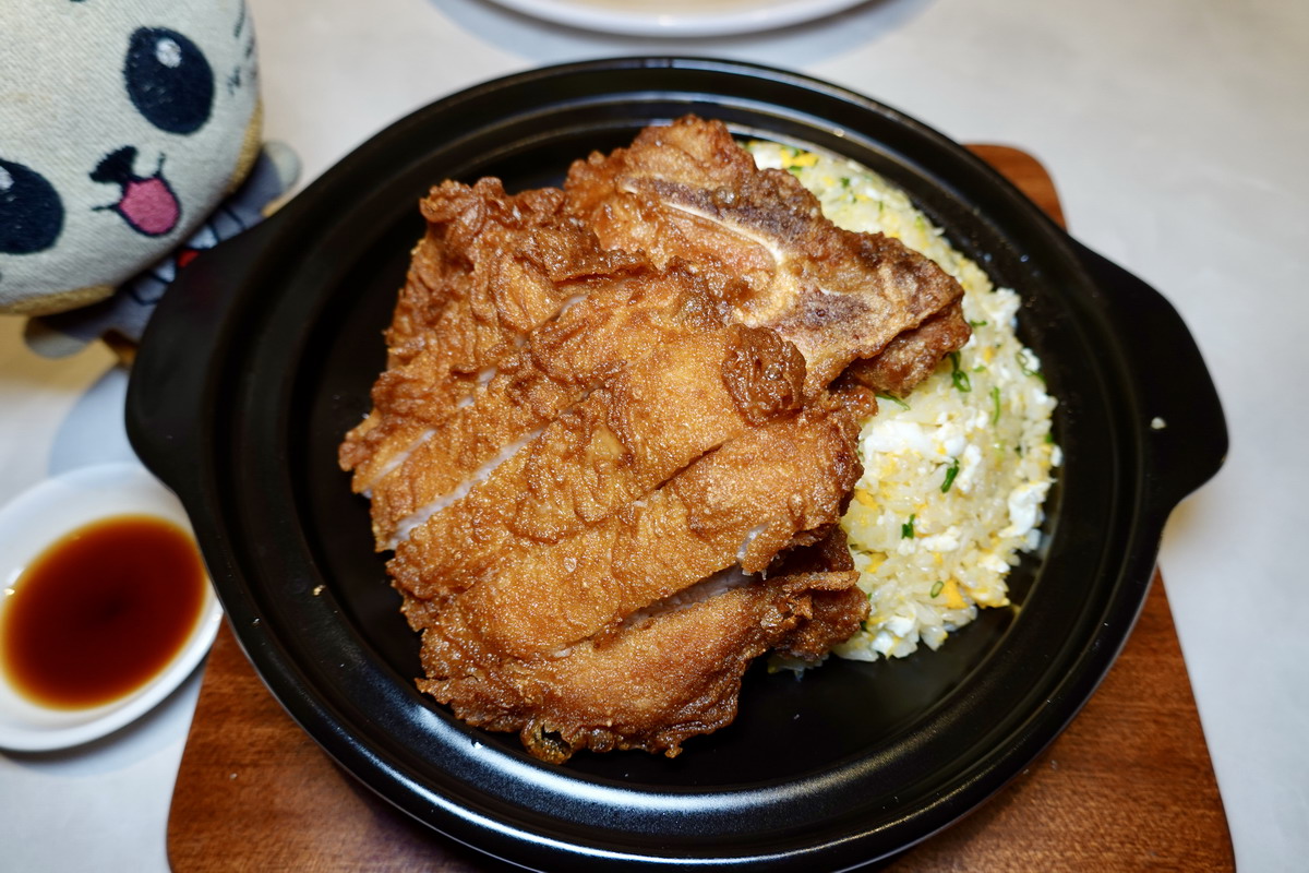 【台北市南港軟體園區站美食】漢來上海湯包台北LaLaport店 2026：小籠湯包南霸天來到南港LaLaport了，湯包現做現蒸，內行的會點超厚片排骨蛋炒飯 7215