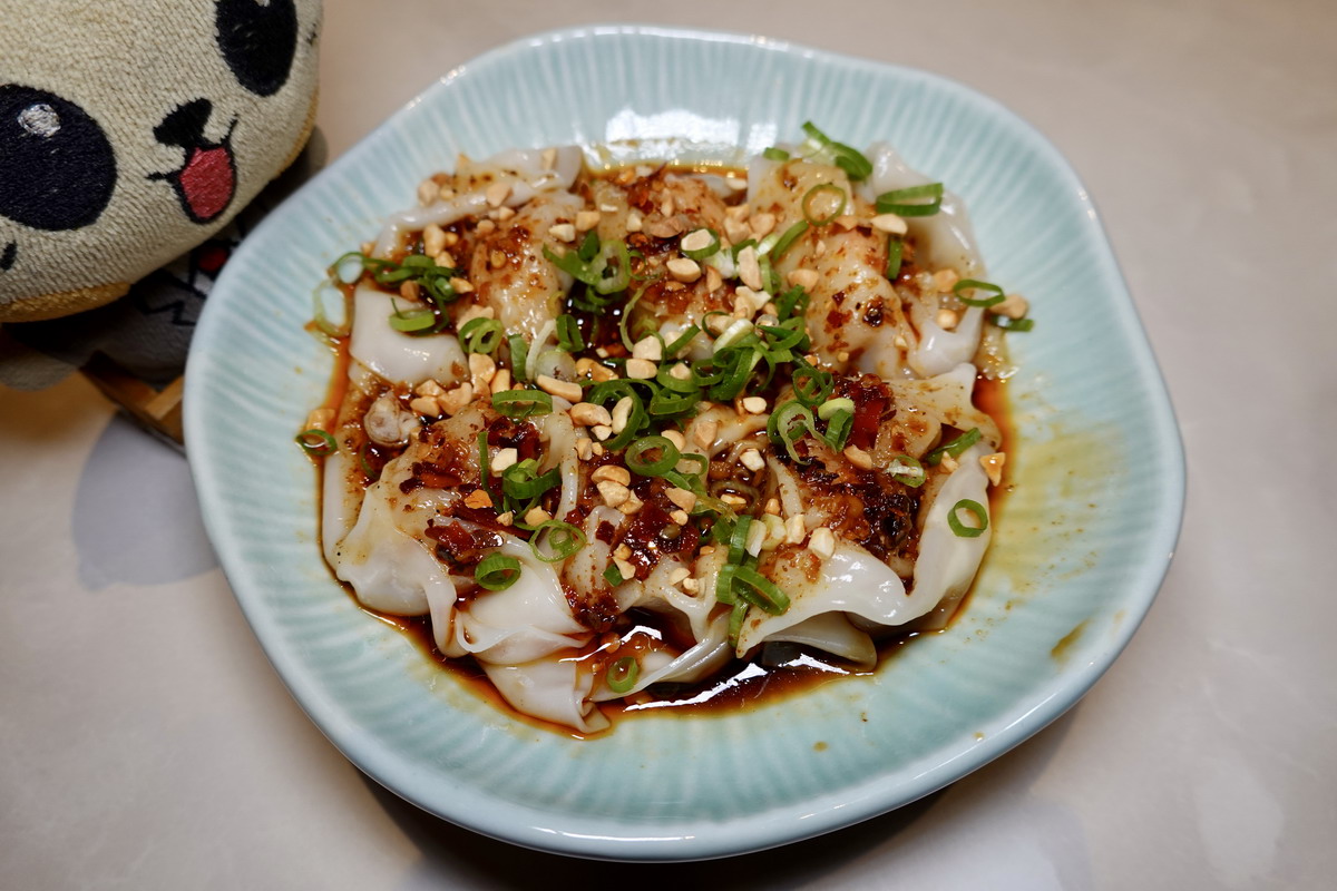 【台北市南港軟體園區站美食】漢來上海湯包台北LaLaport店 2026：小籠湯包南霸天來到南港LaLaport了，湯包現做現蒸，內行的會點超厚片排骨蛋炒飯 7215