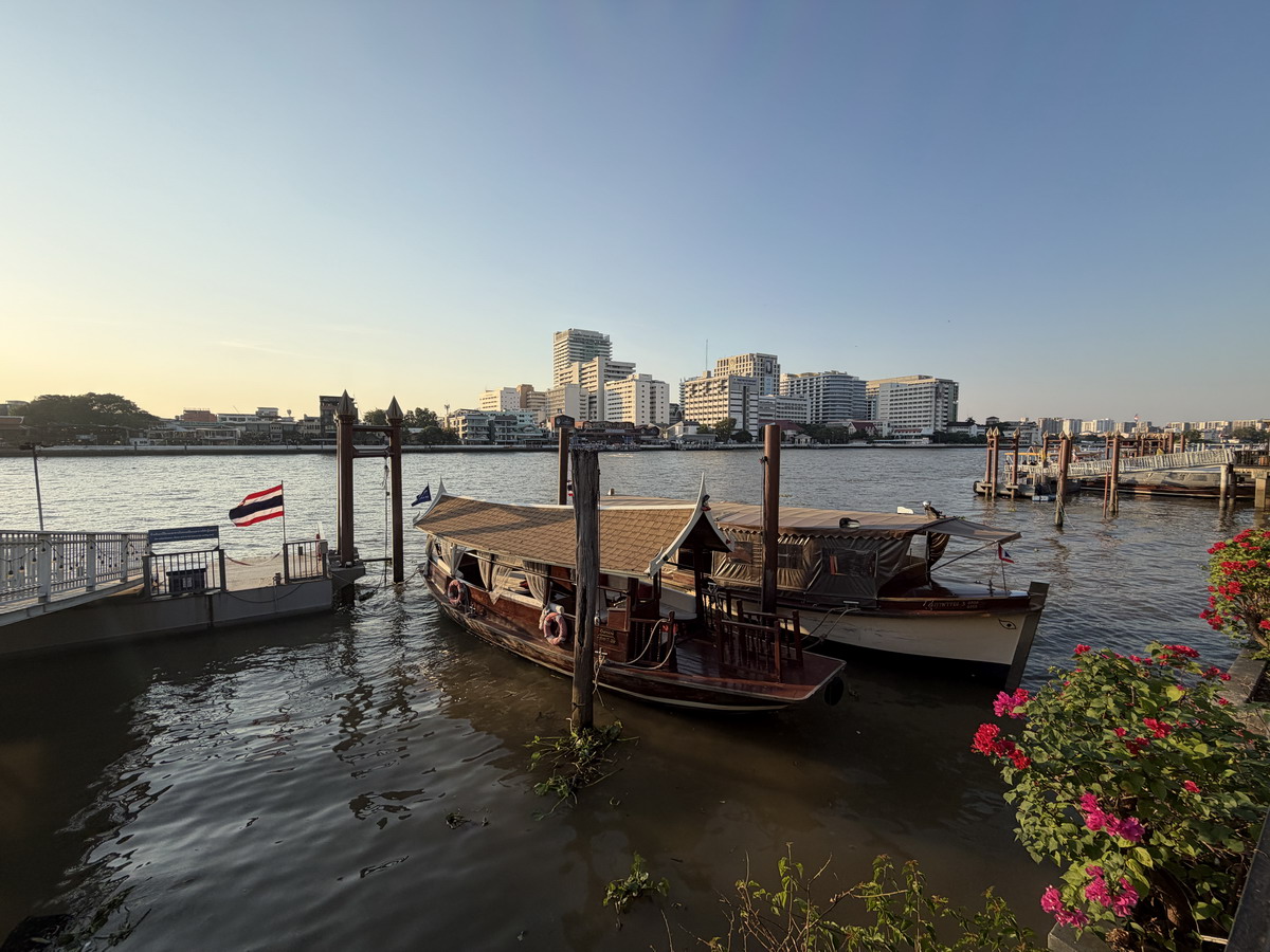 【泰國曼谷美食】上味泰餐廳瑪哈拉碼頭店 Savoey @Tha Mararaj 2026：Vibes！氣氛超好的曼谷昭披耶河畔海鮮餐廳，享受美食、欣賞河景、現場演唱，度假感拉滿，咖哩螃蟹必吃 7217