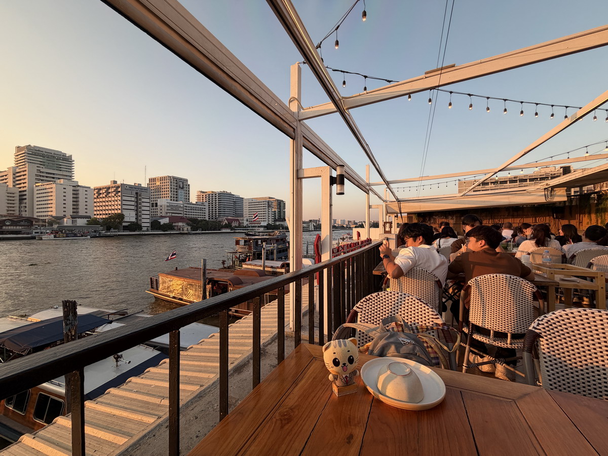 【泰國曼谷美食】上味泰餐廳瑪哈拉碼頭店 Savoey @Tha Mararaj 2026：Vibes！氣氛超好的曼谷昭披耶河畔海鮮餐廳，享受美食、欣賞河景、現場演唱，度假感拉滿，咖哩螃蟹必吃 7217