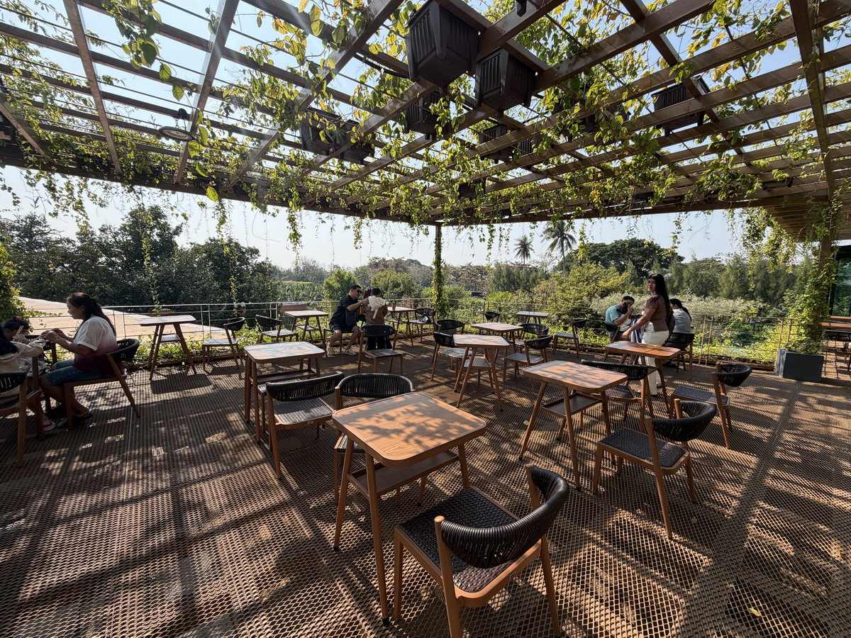 【泰國拉差布里府旅遊】Damnoen Sky 飛機咖啡廳 2026：太狂了！將退役客機改成咖啡廳，還可以搭乘小火車、划獨木舟，根本親子樂園，泰國近郊最新熱門打卡景點 7224