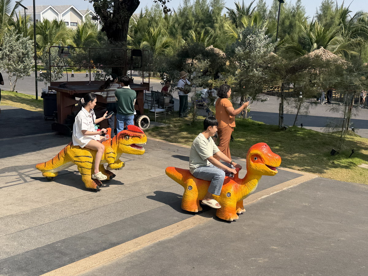 【泰國拉差布里府旅遊】Damnoen Sky 飛機咖啡廳 2026：太狂了！將退役客機改成咖啡廳，還可以搭乘小火車、划獨木舟，根本親子樂園，泰國近郊最新熱門打卡景點 7224