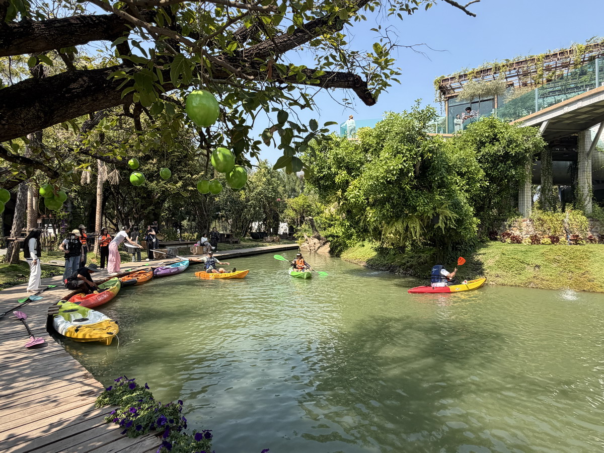 【泰國拉差布里府旅遊】Damnoen Sky 飛機咖啡廳 2026：太狂了！將退役客機改成咖啡廳，還可以搭乘小火車、划獨木舟，根本親子樂園，泰國近郊最新熱門打卡景點 7224