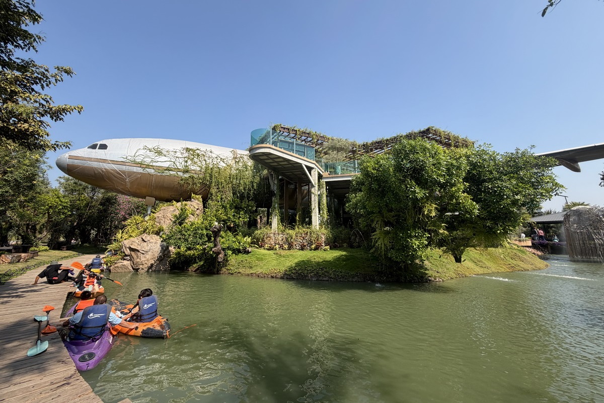 【泰國拉差布里府旅遊】Damnoen Sky 飛機咖啡廳 2026：太狂了！將退役客機改成咖啡廳，還可以搭乘小火車、划獨木舟，根本親子樂園，泰國近郊最新熱門打卡景點 7224