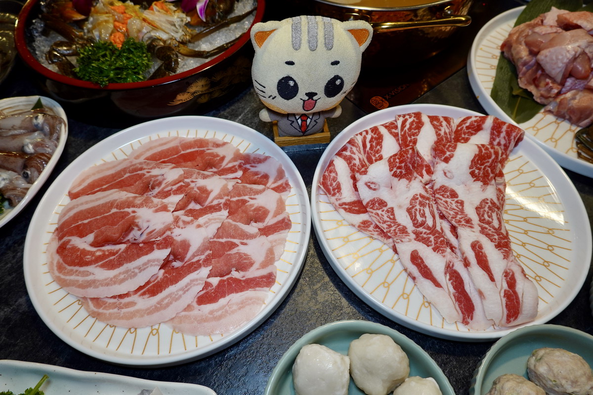 【台北大橋頭站美食】老撈麻辣火鍋2店x順天外科醫院大稻埕店 2026:「輝達」黃仁勳麻辣火鍋愛店在大稻埕展店,百年「順天外科醫院」變身古宅餐廳,特色廣東雞煲蟹香濃迷人 7228 【台北大橋頭站美食】老撈麻辣火鍋2店x順天外科醫院大稻埕店 2026:「輝達」黃仁勳麻辣火鍋愛店在大稻埕展店,百年「順天外科醫院」變身古宅餐廳,特色廣東雞煲蟹香濃迷人 7228