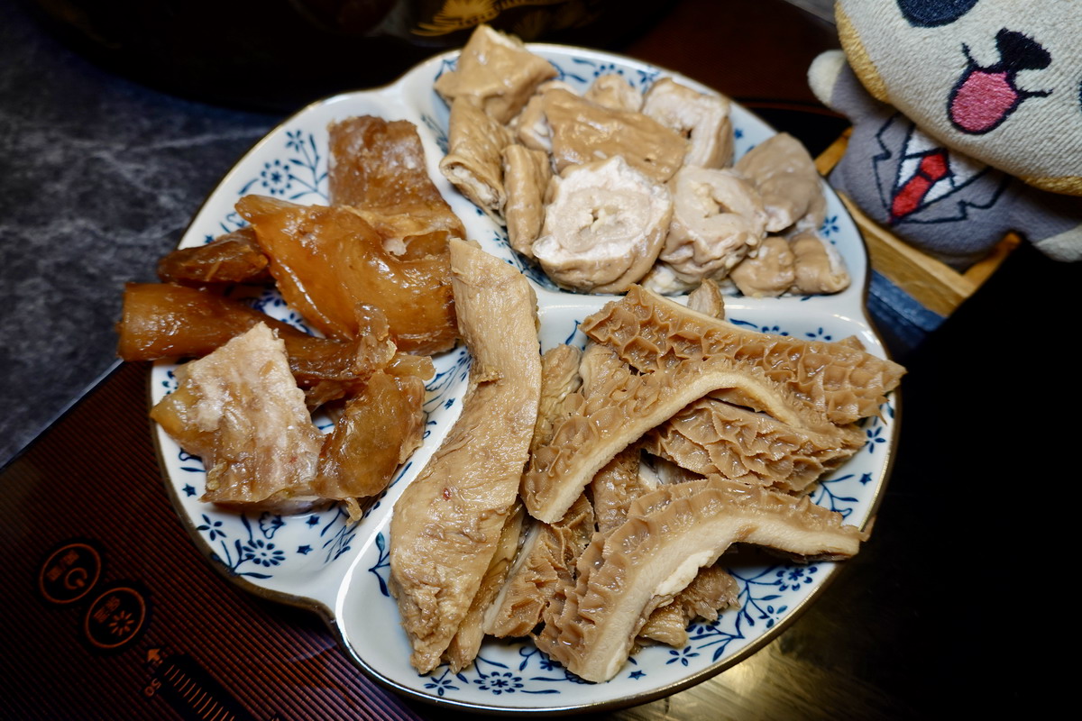 【台北大橋頭站美食】老撈麻辣火鍋2店x順天外科醫院大稻埕店 2026:「輝達」黃仁勳麻辣火鍋愛店在大稻埕展店,百年「順天外科醫院」變身古宅餐廳,特色廣東雞煲蟹香濃迷人 7228 【台北大橋頭站美食】老撈麻辣火鍋2店x順天外科醫院大稻埕店 2026:「輝達」黃仁勳麻辣火鍋愛店在大稻埕展店,百年「順天外科醫院」變身古宅餐廳,特色廣東雞煲蟹香濃迷人 7228