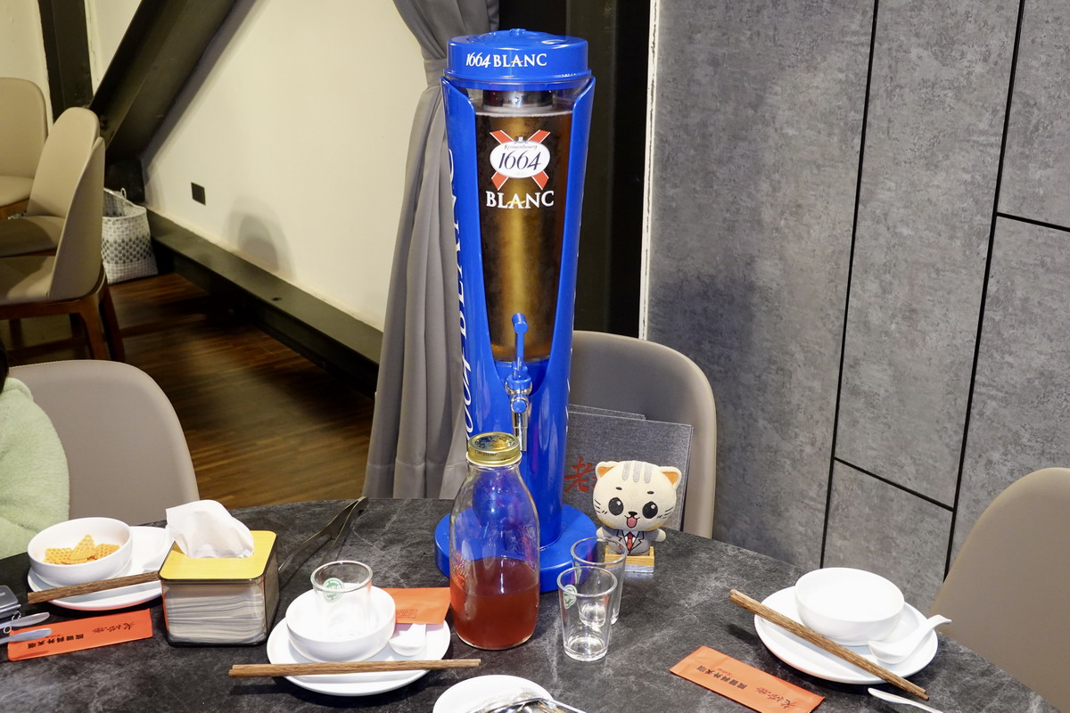 【台北大橋頭站美食】老撈麻辣火鍋2店x順天外科醫院大稻埕店 2026:「輝達」黃仁勳麻辣火鍋愛店在大稻埕展店,百年「順天外科醫院」變身古宅餐廳,特色廣東雞煲蟹香濃迷人 7228 【台北大橋頭站美食】老撈麻辣火鍋2店x順天外科醫院大稻埕店 2026:「輝達」黃仁勳麻辣火鍋愛店在大稻埕展店,百年「順天外科醫院」變身古宅餐廳,特色廣東雞煲蟹香濃迷人 7228