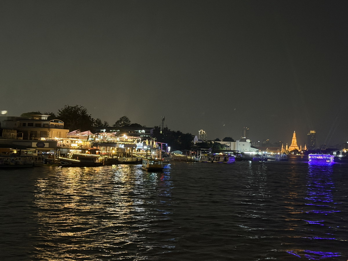 【泰國曼谷旅遊】曼谷昭披耶河遊船諾亞號 Noah Cruise 2026：享受曼谷浪漫夜景，還有美食吃到飽Buffet和歌舞表演，曼谷就要這麼玩！7234