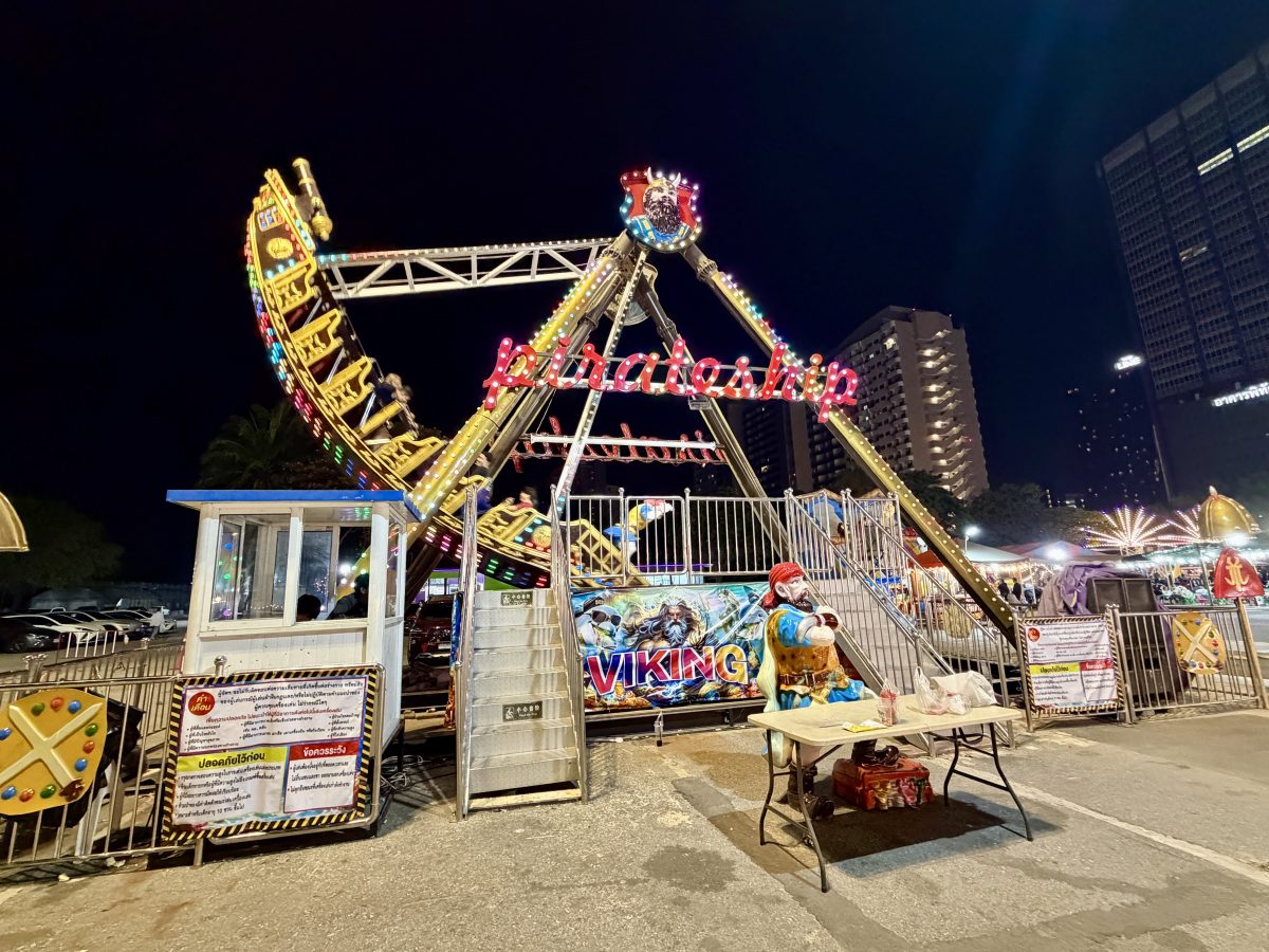 【泰國曼谷夜市】里多安城堡夜市Liabduan Danneramit Night Market 2026：曼谷熱門新興夜市，尚未觀光化，可以體驗在地人生活，水燈節有放水燈 7238 