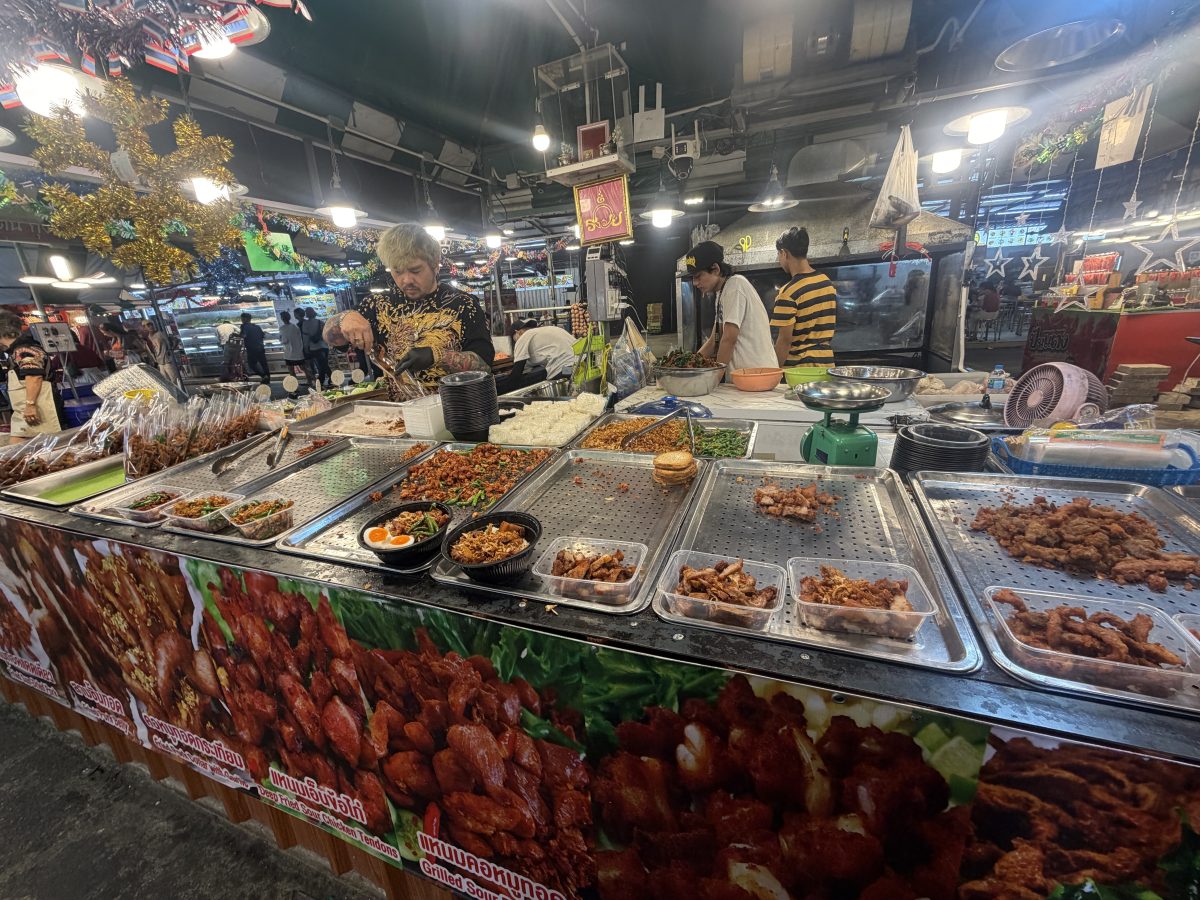 【泰國曼谷夜市】里多安城堡夜市Liabduan Danneramit Night Market 2026：曼谷熱門新興夜市，尚未觀光化，可以體驗在地人生活，水燈節有放水燈 7238 