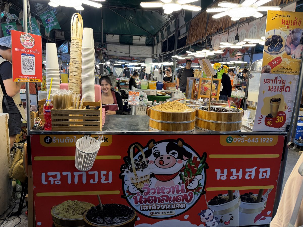 【泰國曼谷夜市】里多安城堡夜市Liabduan Danneramit Night Market 2026：曼谷熱門新興夜市，尚未觀光化，可以體驗在地人生活，水燈節有放水燈 7238 